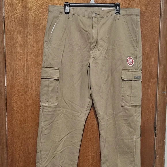 Wrangler Five Star Heritage Relaxed Fit cargo pants with fleece lining for men - Picture 2 of 16